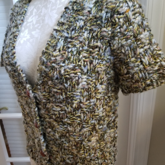 Wool cropped cardigan sweater. Size Medium. Hand Knit by Dollie, wood buttons - Picture 5 of 11